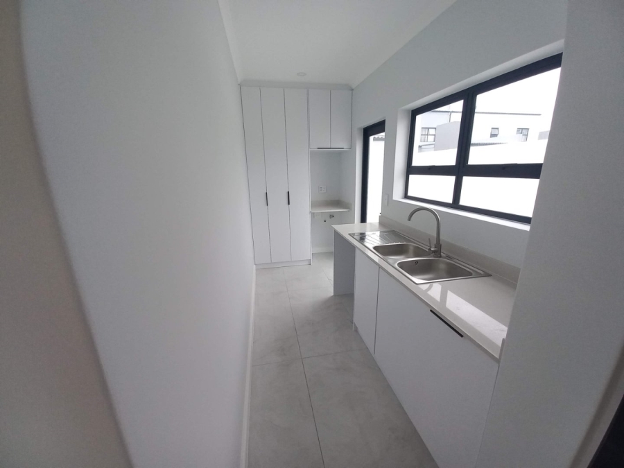 5 Bedroom Property for Sale in Sandown Western Cape